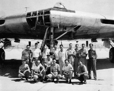 Crew & Pilots with first XB-35