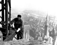 Steel worker on Empire State Building 1931