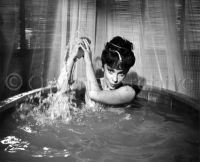 Gina Lollobrigida in bathtub