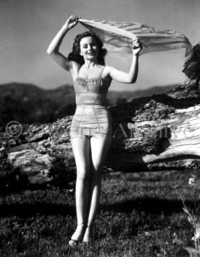 Jeanne Crain with swimsuit