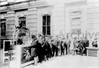 Senators buying liberty bonds, Washington D.C.
