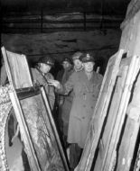 Eisenhower, Bradley and Patton inspects stolen art, Germany