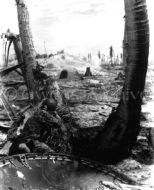 US Marines and Japanese battle on Tarawa