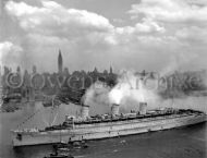 Queen Mary arrives in New York